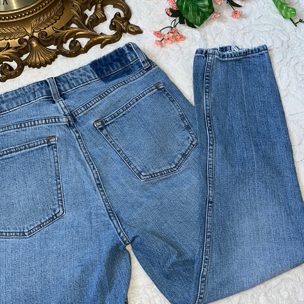 Abercrombie & Fitch The Skinny High Rise Jeans